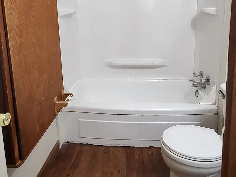 924 E Turner St — Photo 16