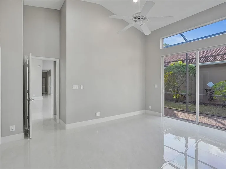 5885 NW 121st Ter — Photo 33