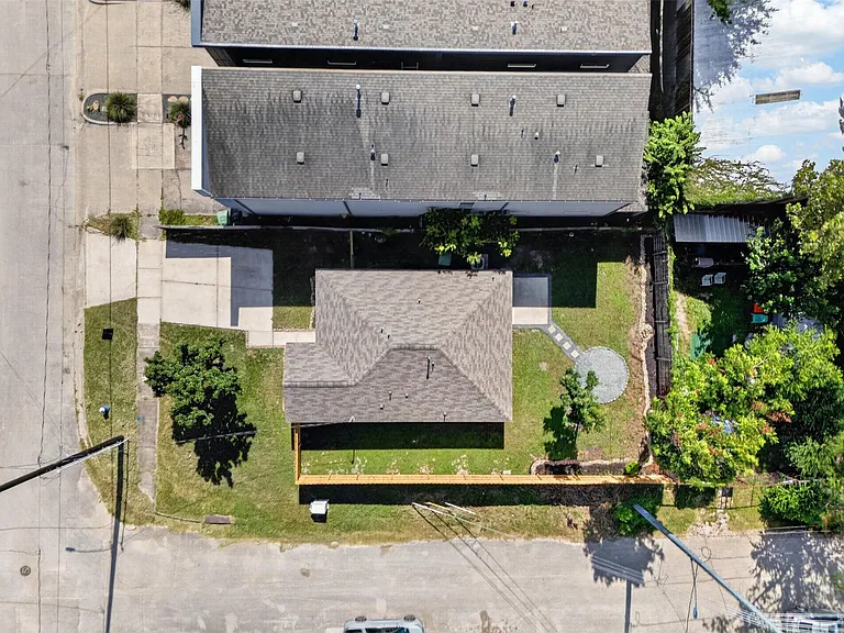 1302 Shearn St — Photo 34