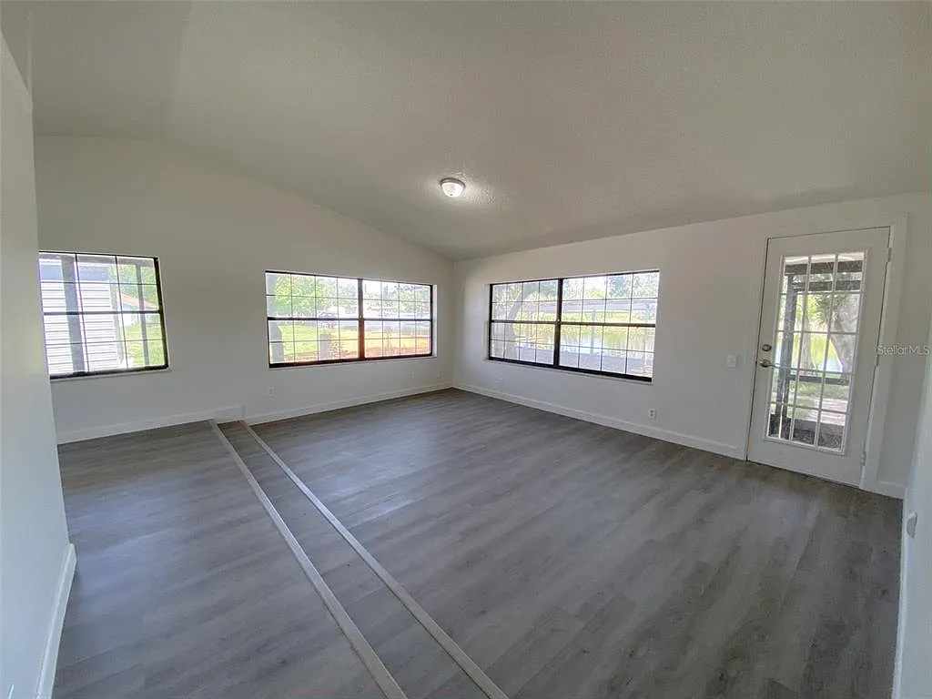 2 bed, 2.0 bath, 760 sqft, $1,999 — Photo 3