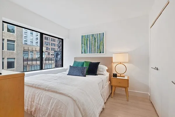 Rented by Greystar | media 10
