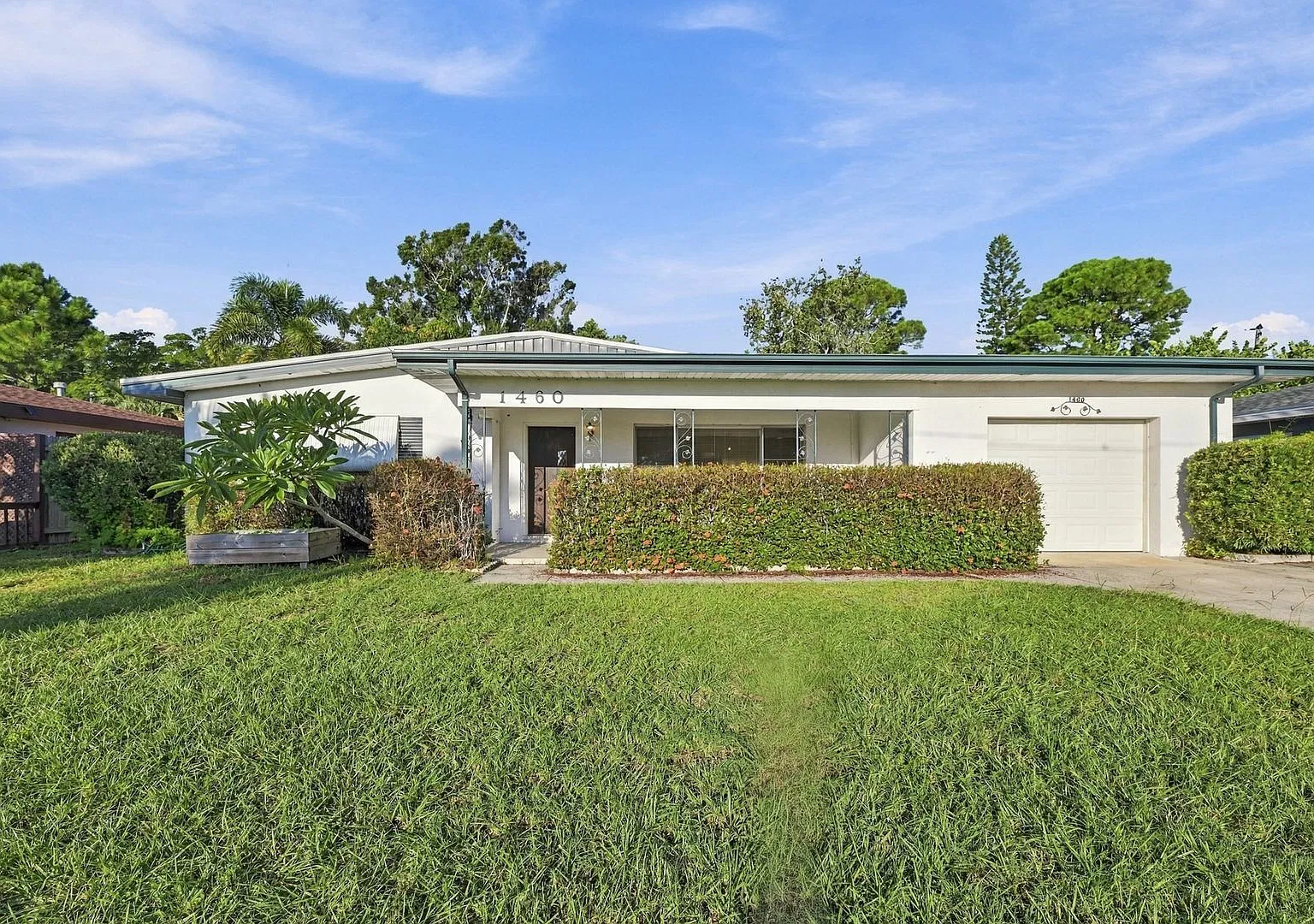 Charming 3bed/1.5bath Single Family Home on a quiet street in Clearwater! — Photo 1