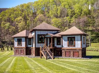 972 W Deep Ford Road, Lansing, NC 28643