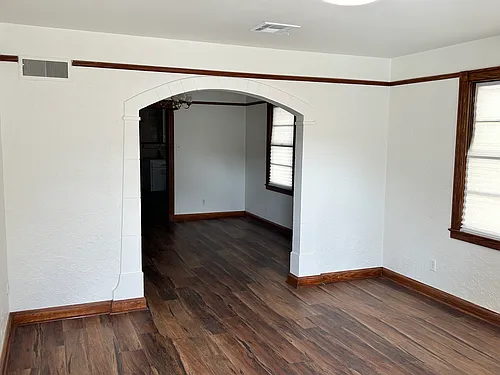 2221 Saint Denis St Photo 1