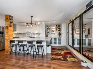 1000 Esquimalt Rd #205, Esquimalt, BC