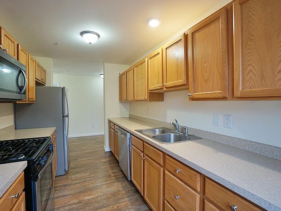 3rd image of 19 Balfour St #1