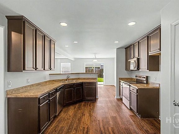 5th image of 17 Amber Drive