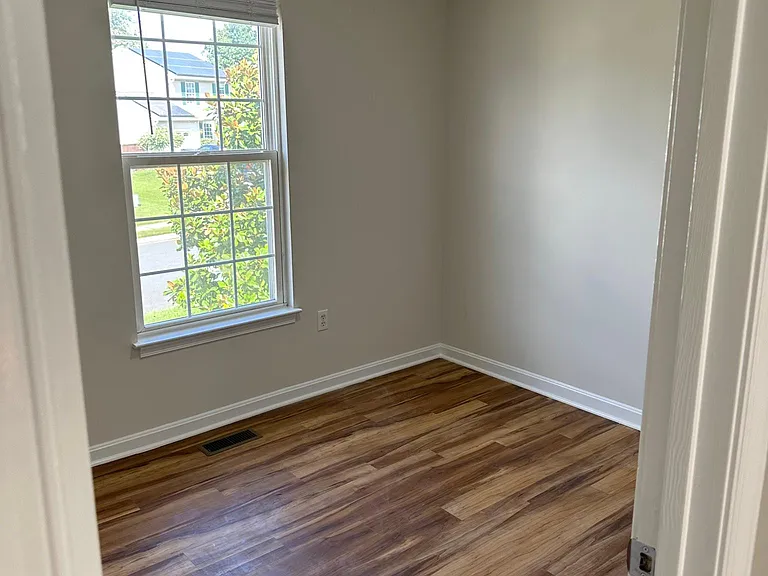 1915 Christiana Ct — Photo 28