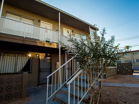 3rd image of 520 Calcaterra Cir APT E
