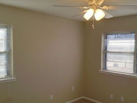 3rd image of 4704 Glenlea Dr