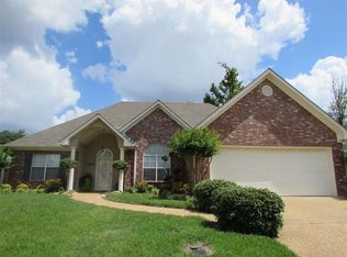 5826 Lake Trace Cir, Jackson, MS 39211