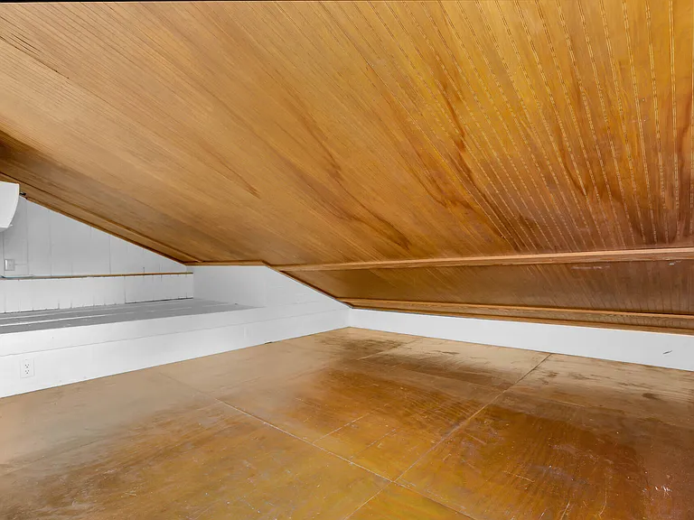 312 Catherine St — Photo 14