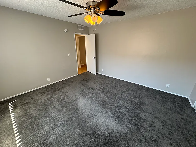 1550 N Harvard Blvd #2 — Photo 7