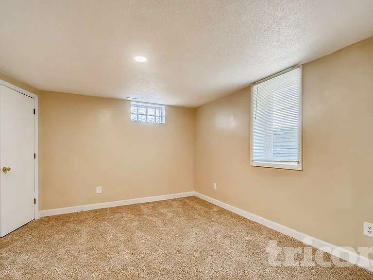 2545 Edgerton St — Photo 10