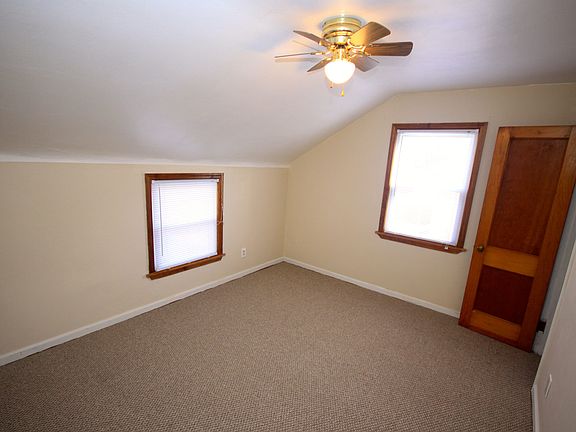 5th image of 23 Maple Hill Dr