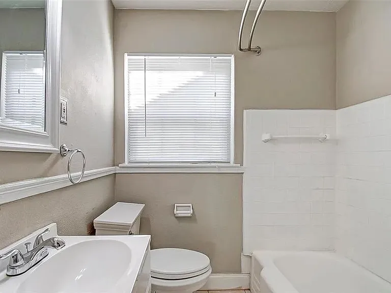 4409 Effie St — Photo 6