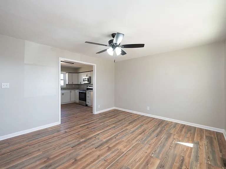 111 Lynn St — Photo 8