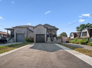 67 2nd Ave #1, Kitchener, ON N2C 1N4