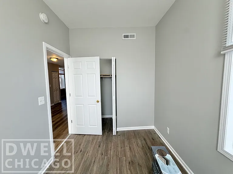 2131 S Fairfield Ave #CH1 — Photo 8