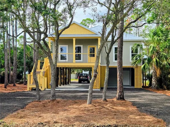 1432 Bienville Blvd, Dauphin Island, AL 36528