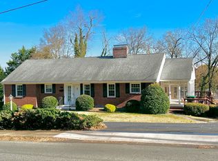 1550 Dairy Rd, Charlottesville, VA 22903