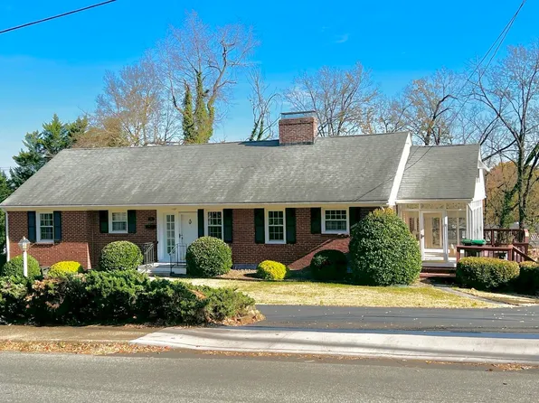 1550 Dairy Rd, Charlottesville, VA 22903