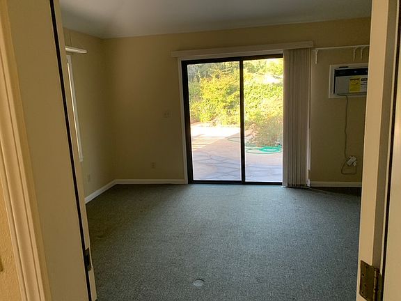 3rd image of 1520 University Ave