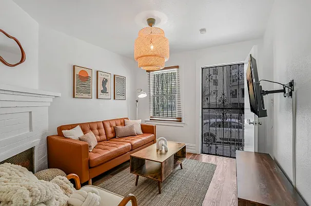 2 bed, 1.0 bath, 650 sqft, $2,750 — Photo 2