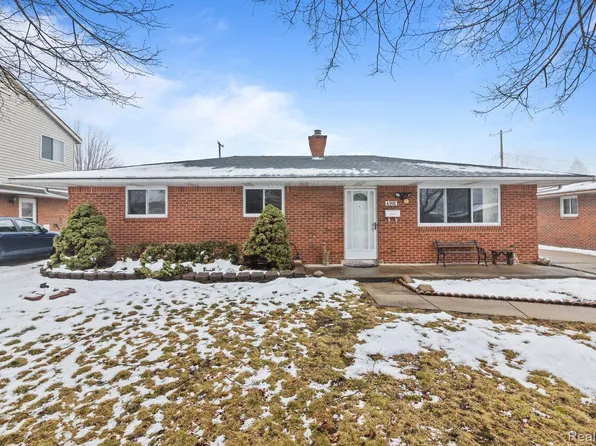 4916 Hayes St, Wayne, MI 48184