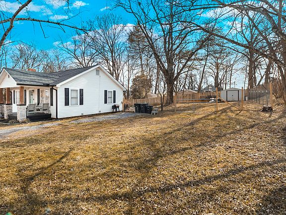 3rd image of 401 Wabash St