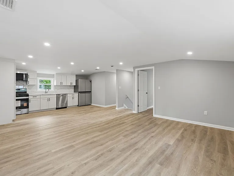 341 Diamond Bridge Ave #2 — Photo 13