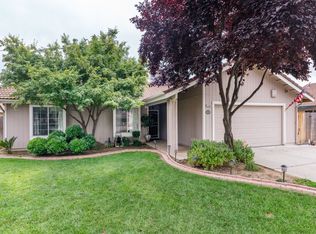 2502 Vartikian Ave, Clovis, CA 93611