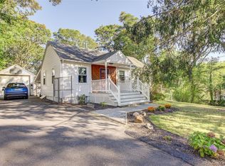 153 Berkshire Dr, Farmingville, NY 11738