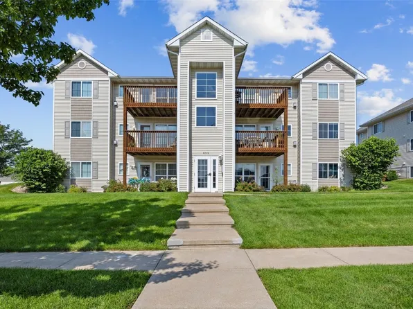 6715 Creekside Dr NE Unit 5, Cedar Rapids, IA 52402