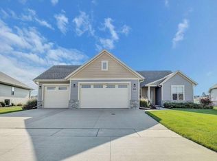 514 Pebblestone Cir, Hobart, WI 54155