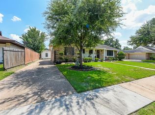 1708 Parkside Dr, Pasadena, TX 77502
