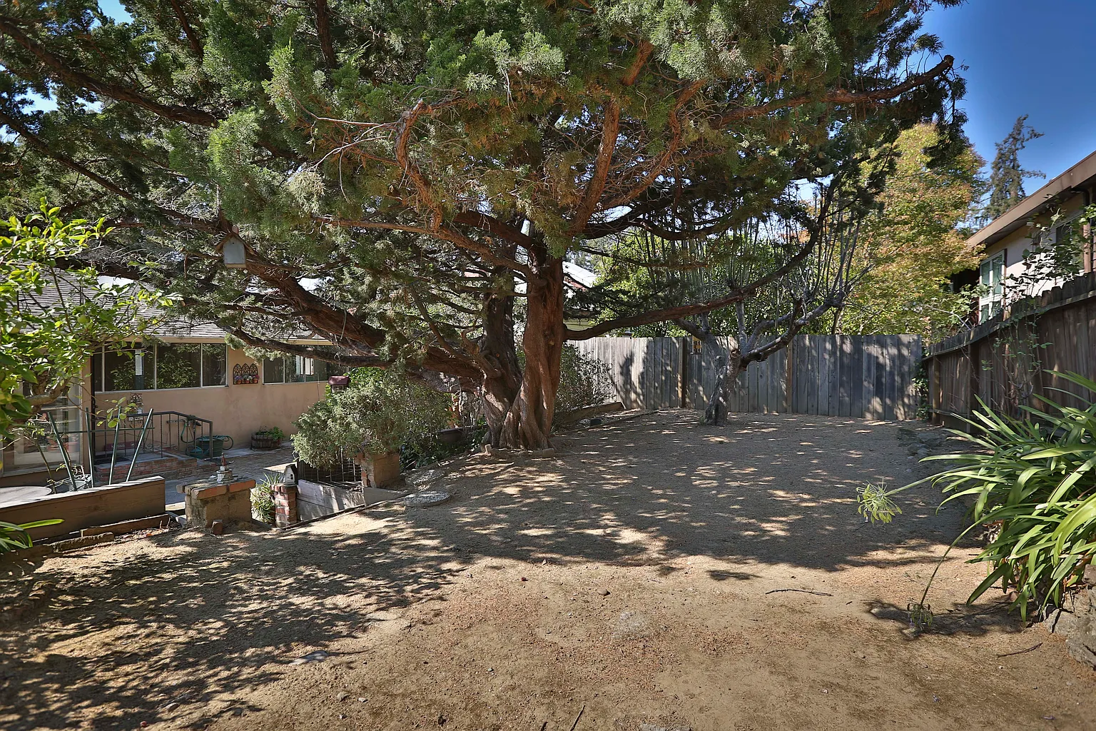 18786 Madison Ave photo 1