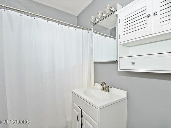 4th image of 3420 N Lake Shore Dr APT 14K