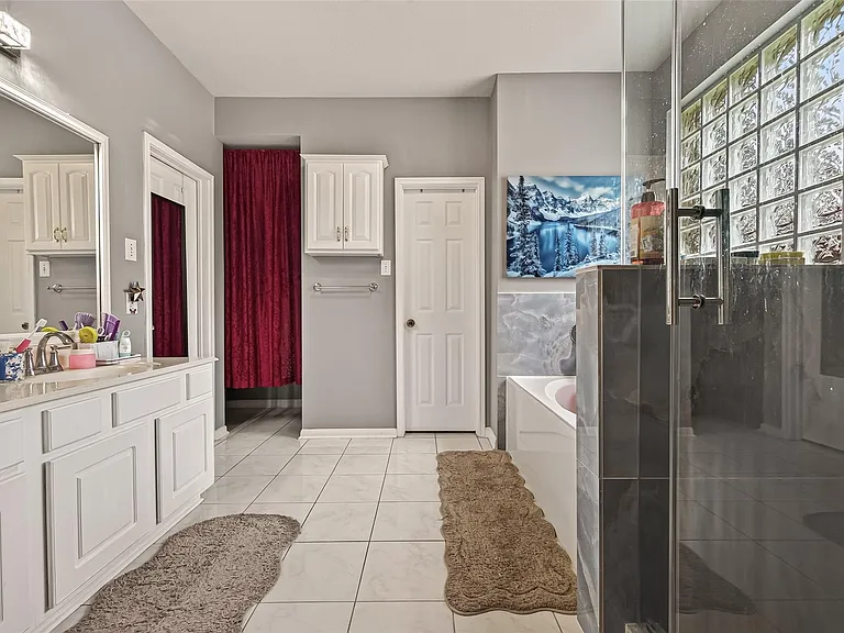 8910 Aberdeen Park Dr — Photo 23