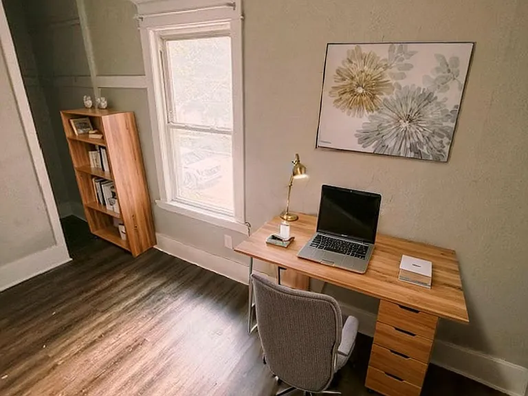 111 Gunnison Ave SW — Photo 2