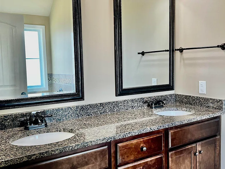 208 Black Hawke Ln — Photo 36