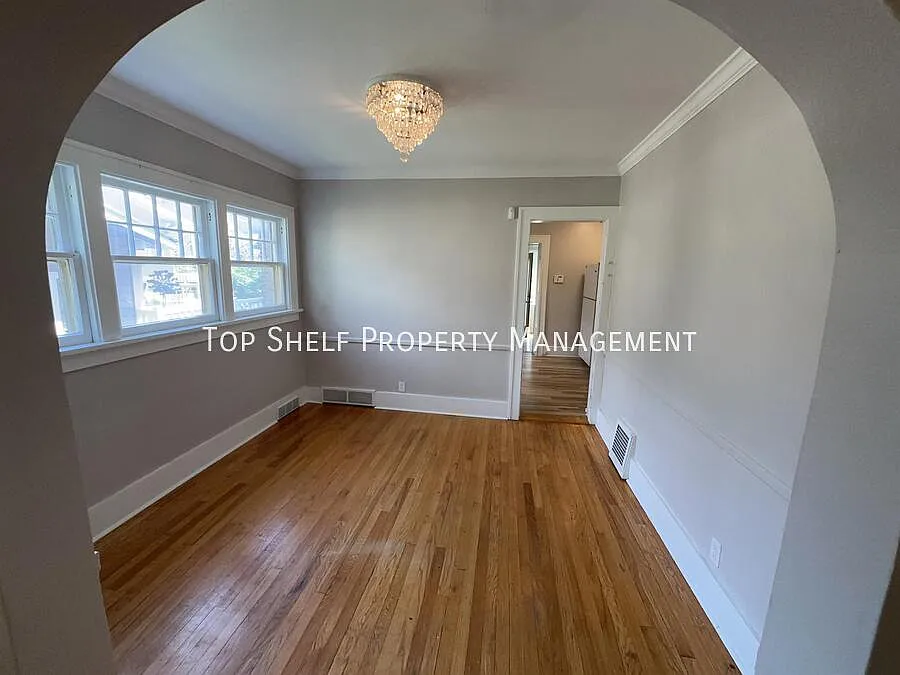 3 bed, 1.5 bath, 1259 sqft, $1,495 — Photo 4