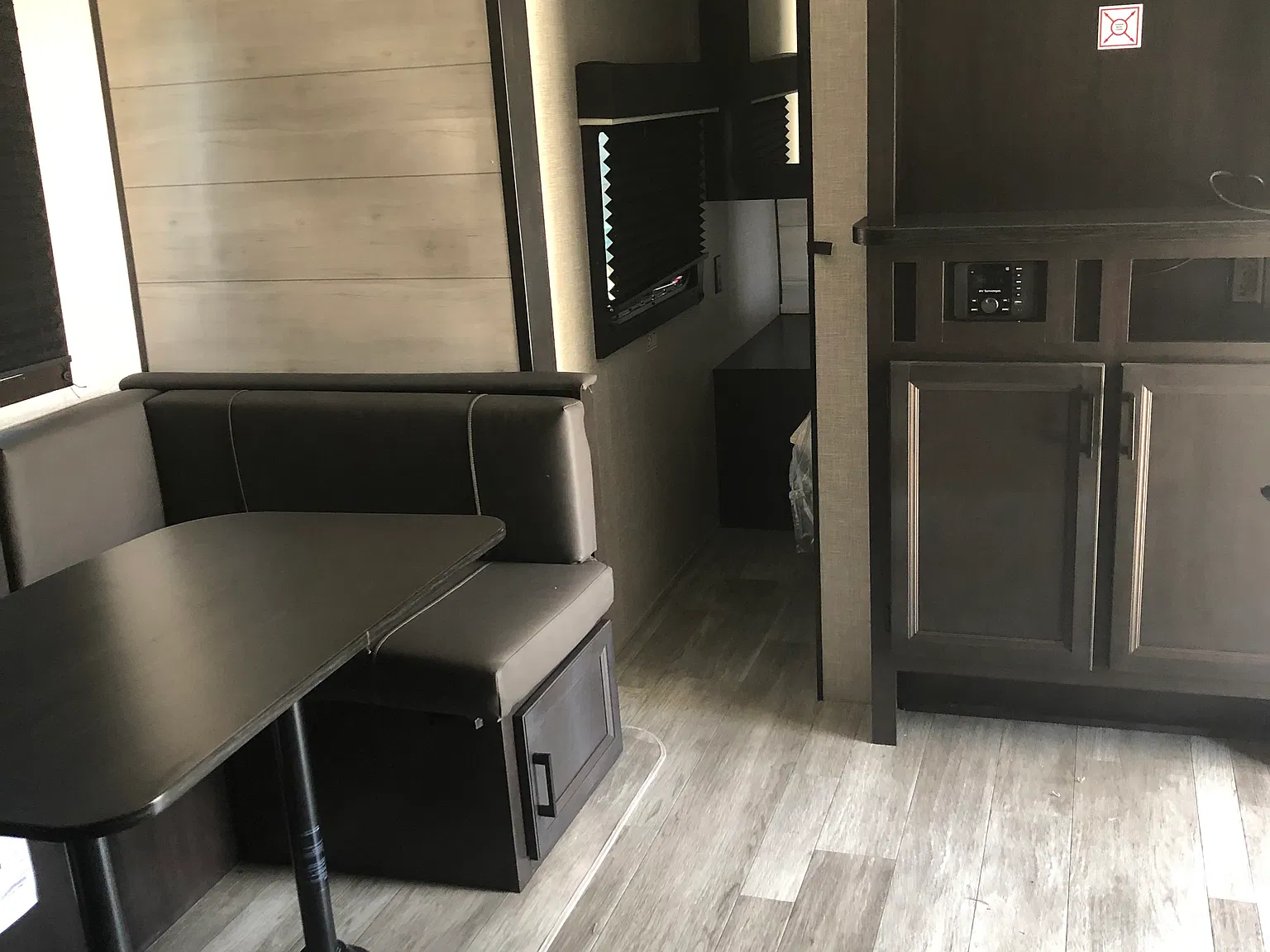 1 bed, 300 sqft, $1,290 — Photo 4