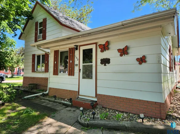150 N Walnut Ave, Bridgewater, SD 57319