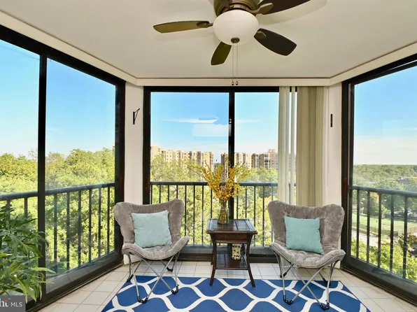 5901 Mount Eagle Dr APT 916, Alexandria, VA 22303