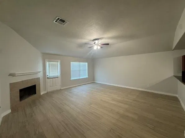 2654 Daryns Landing Dr, Houston, TX 77038