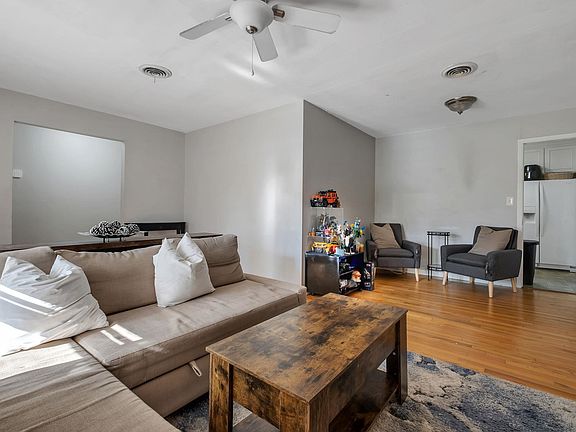 5th image of 2008 Sheridan Rd