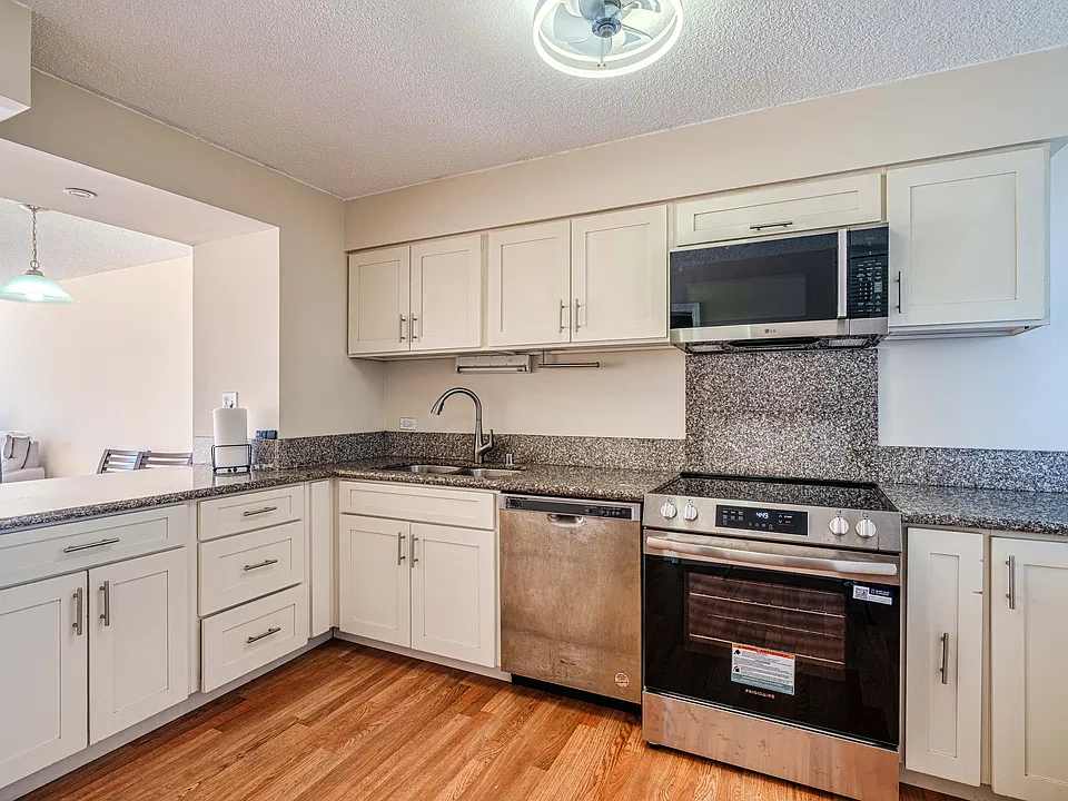 500 University Ave #1114