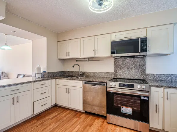 500 University Ave APT 1114, Honolulu, HI 96826