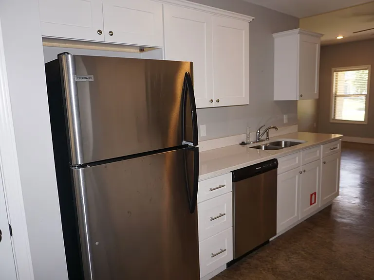 410 W Matthews Ave — Photo 14
